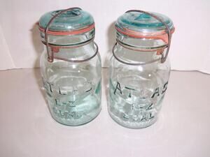 2 Atlas E-Z Seal Canning Mason Jars Blue Quart -061734